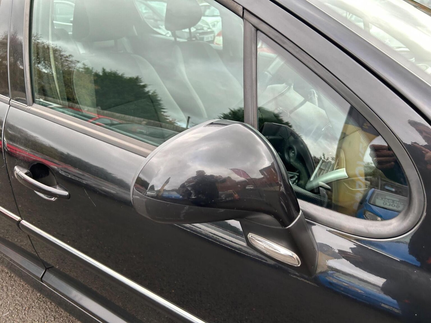 Used Peugeot 207 2011 for sale - 76963232: Photo 32