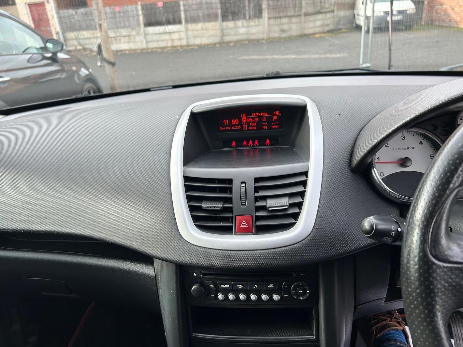 Used Peugeot 207 2011 for sale - 76963232: Photo 42