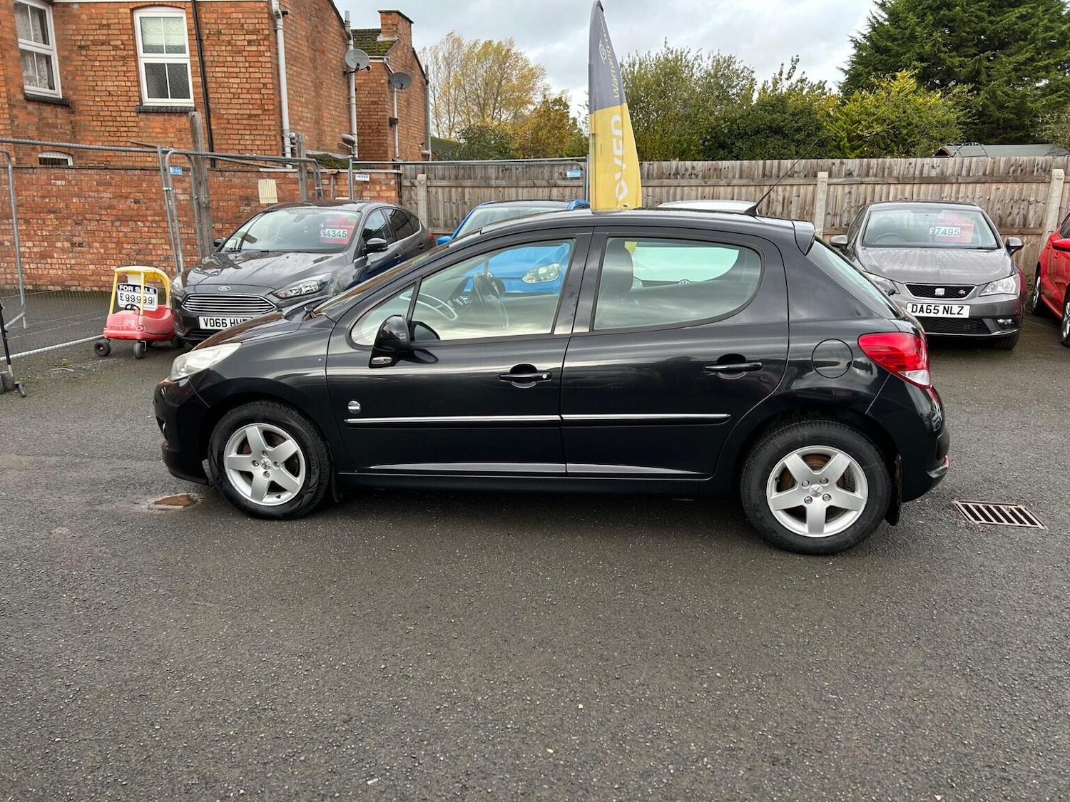 Used Peugeot 207 2011 for sale - 76963232: Photo 7