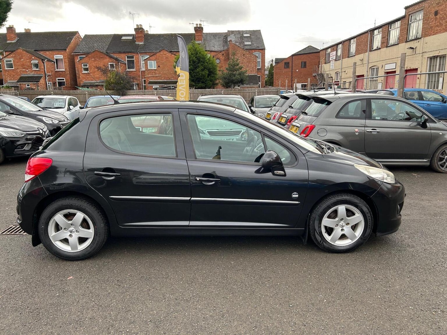 Used Peugeot 207 2011 for sale - 76963232: Photo 9