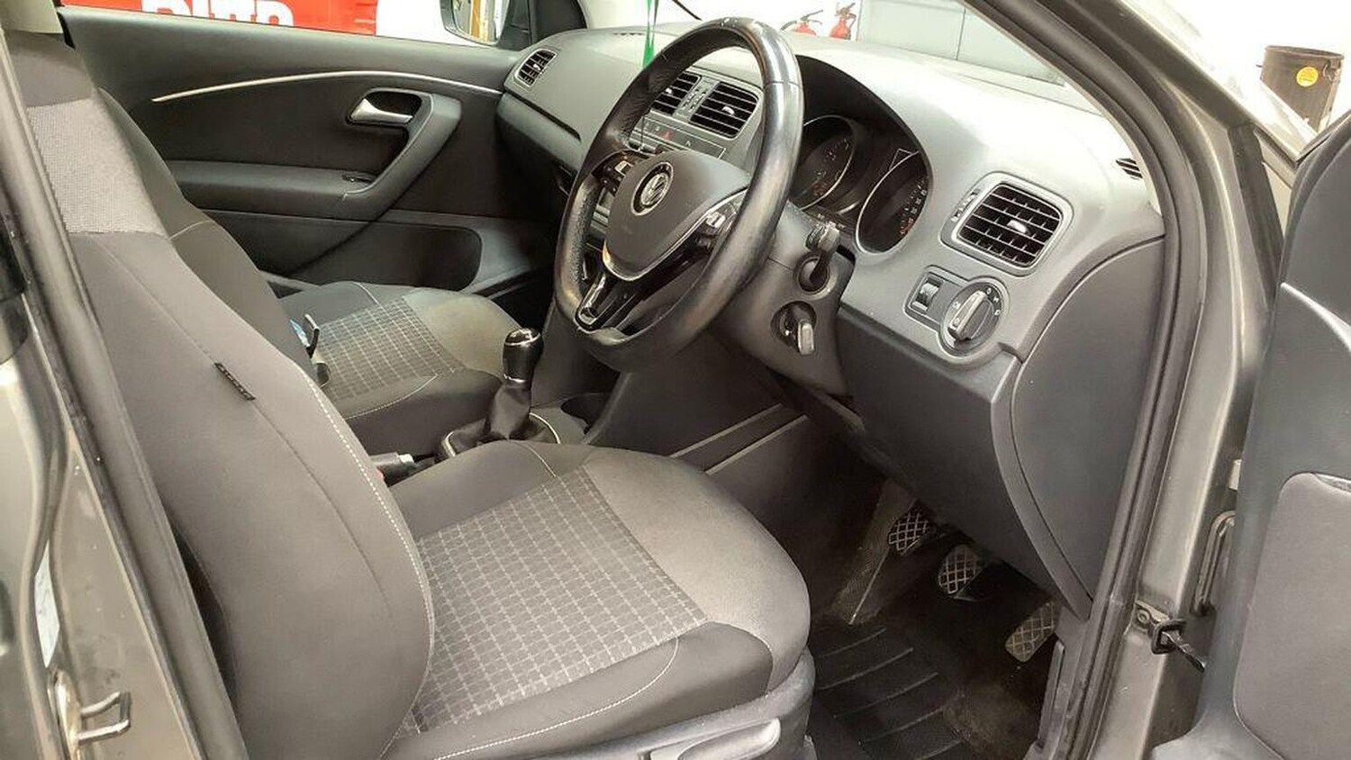 Used Volkswagen Polo 2015 for sale - 77906633: Photo 11