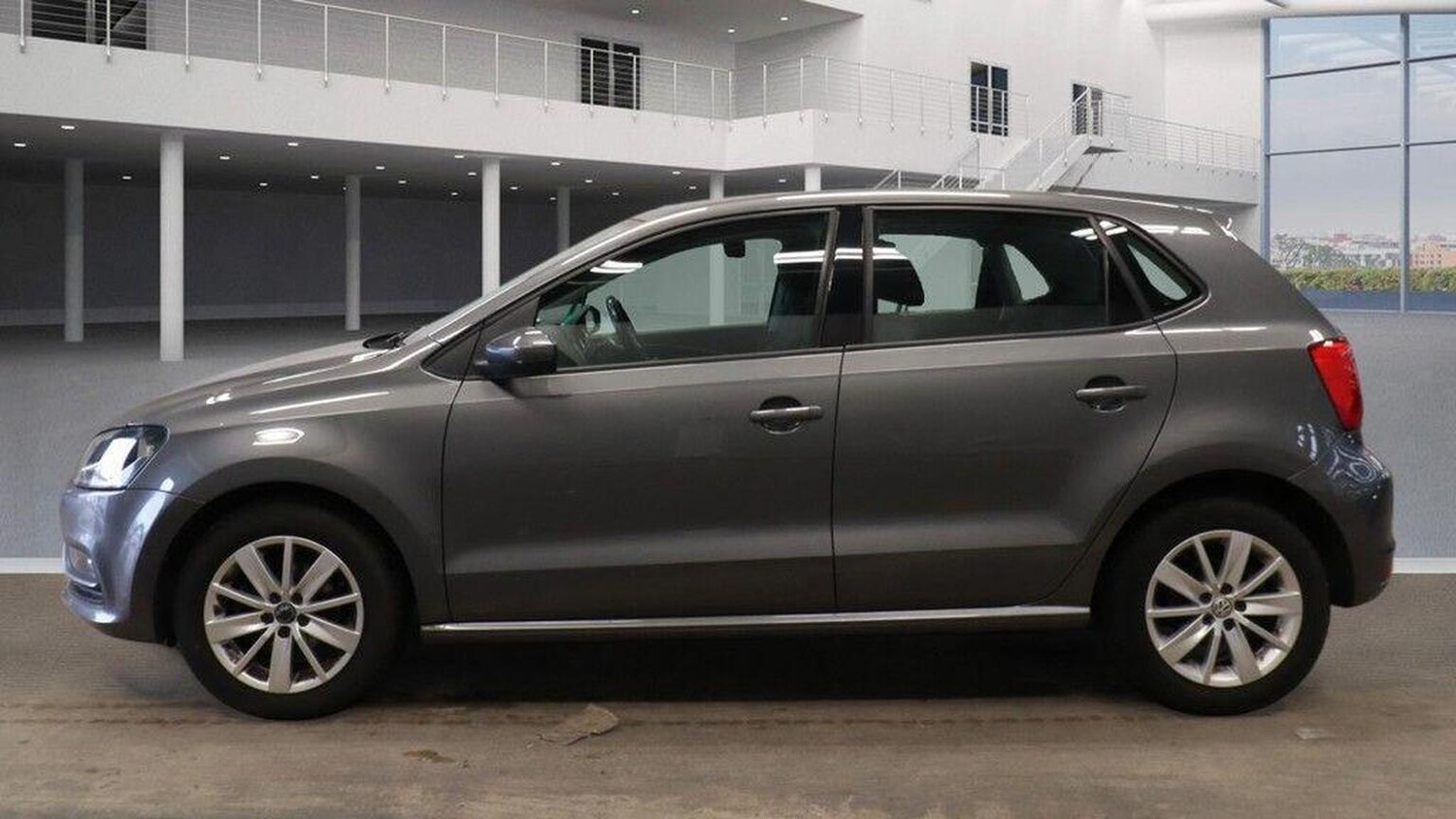 Used Volkswagen Polo 2015 for sale - 77906633: Photo 9