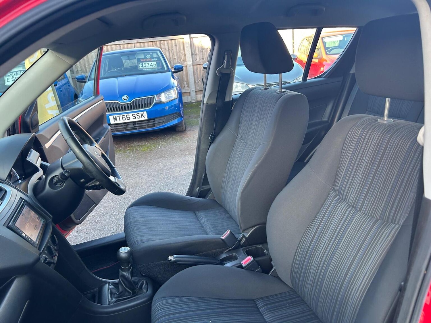 Used Suzuki Swift 2015 for sale - 76963286: Photo 38