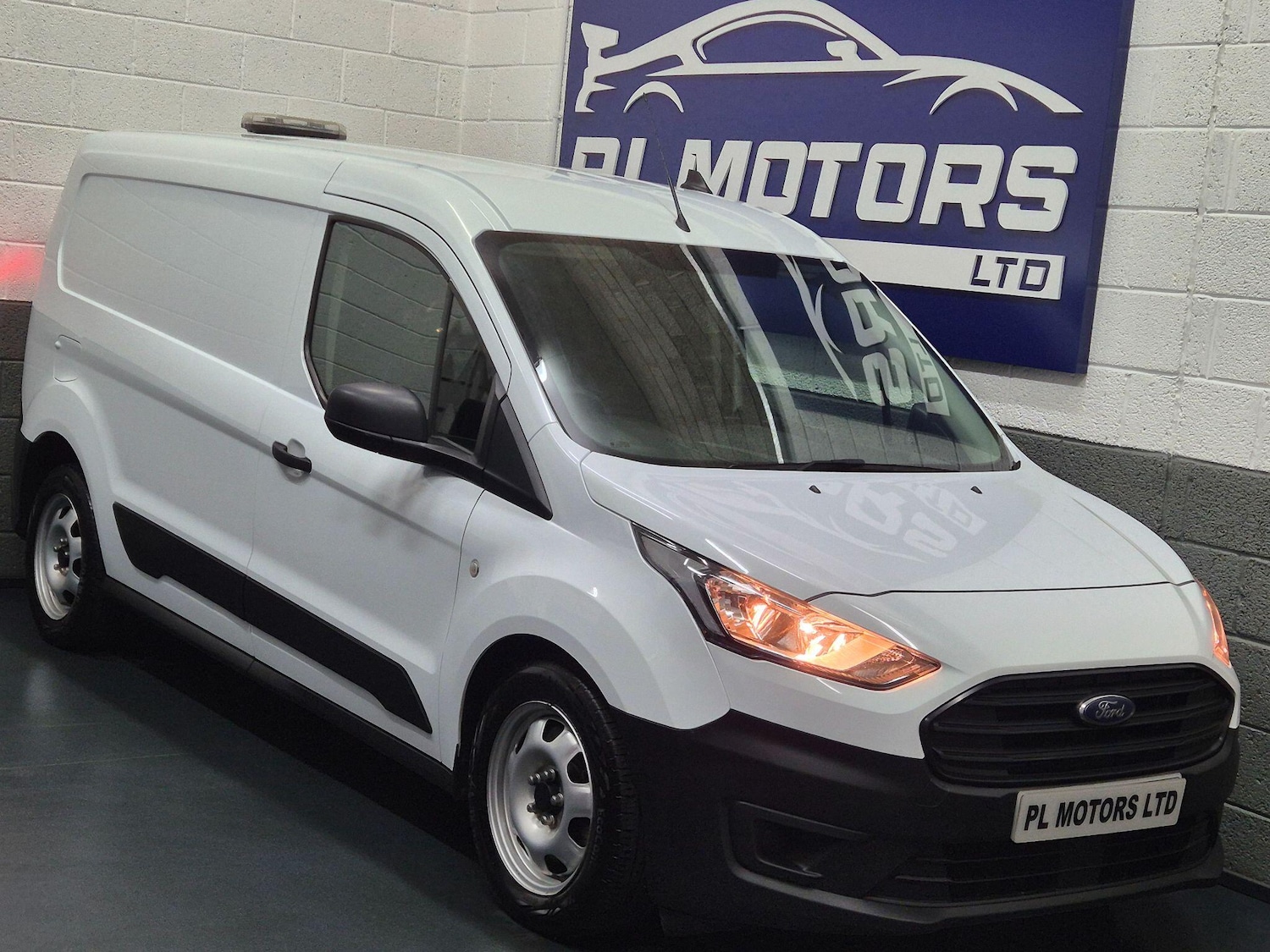 Used Ford Transit Connect 2021 for sale - 76121564: Photo 2