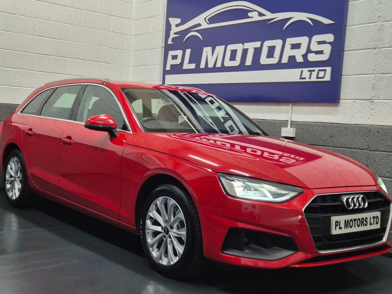 Used Audi A4 Avant 2021 for sale - 76122647: Photo 2