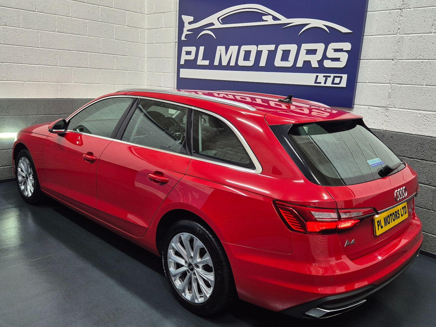 Used Audi A4 Avant 2021 for sale - 76122647: Photo 4