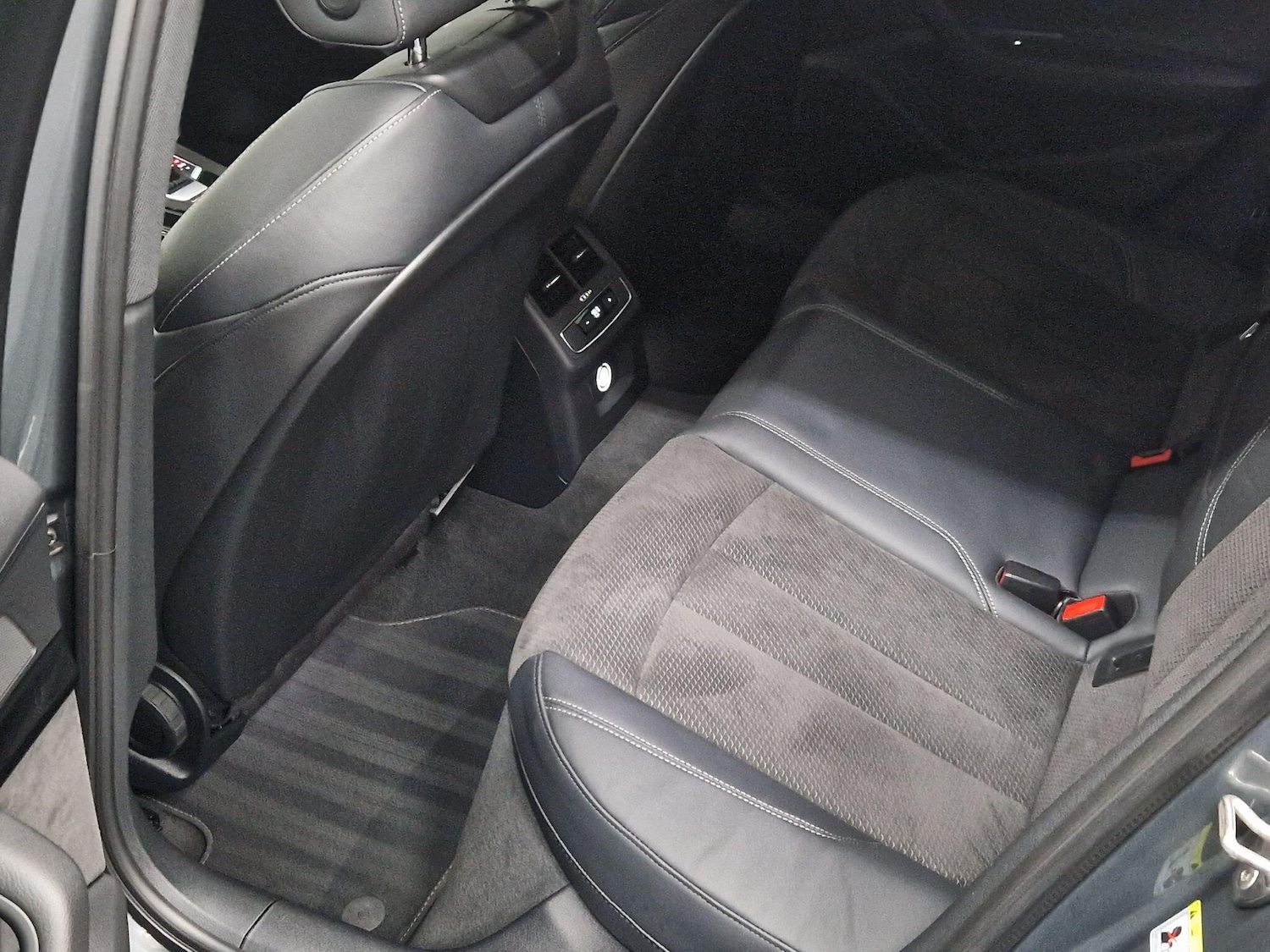 Used Audi A4 Avant 2019 for sale - 76136416: Photo 27