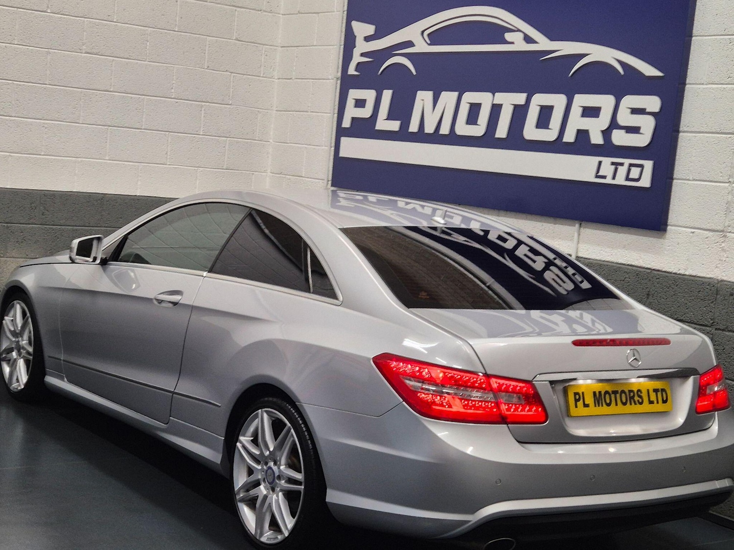 Used Mercedes-Benz E Class 2013 for sale - 76667352: Photo 12