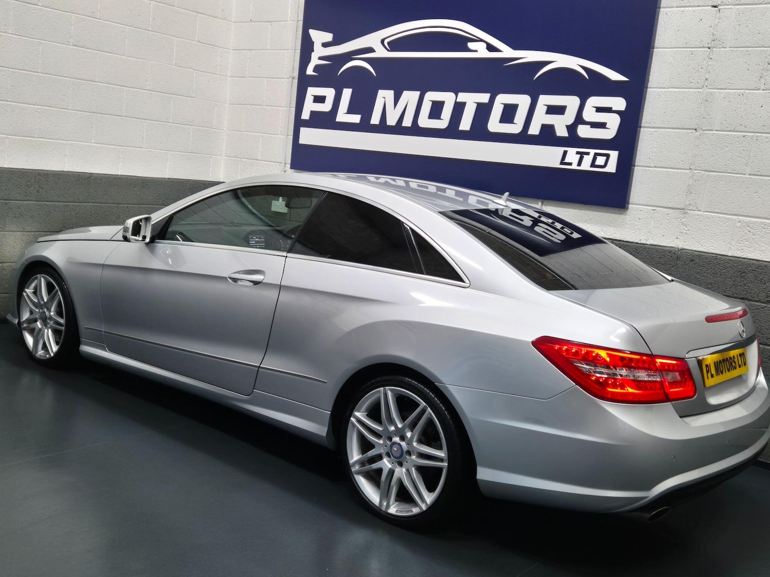 Used Mercedes-Benz E Class 2013 for sale - 76667352: Photo 13