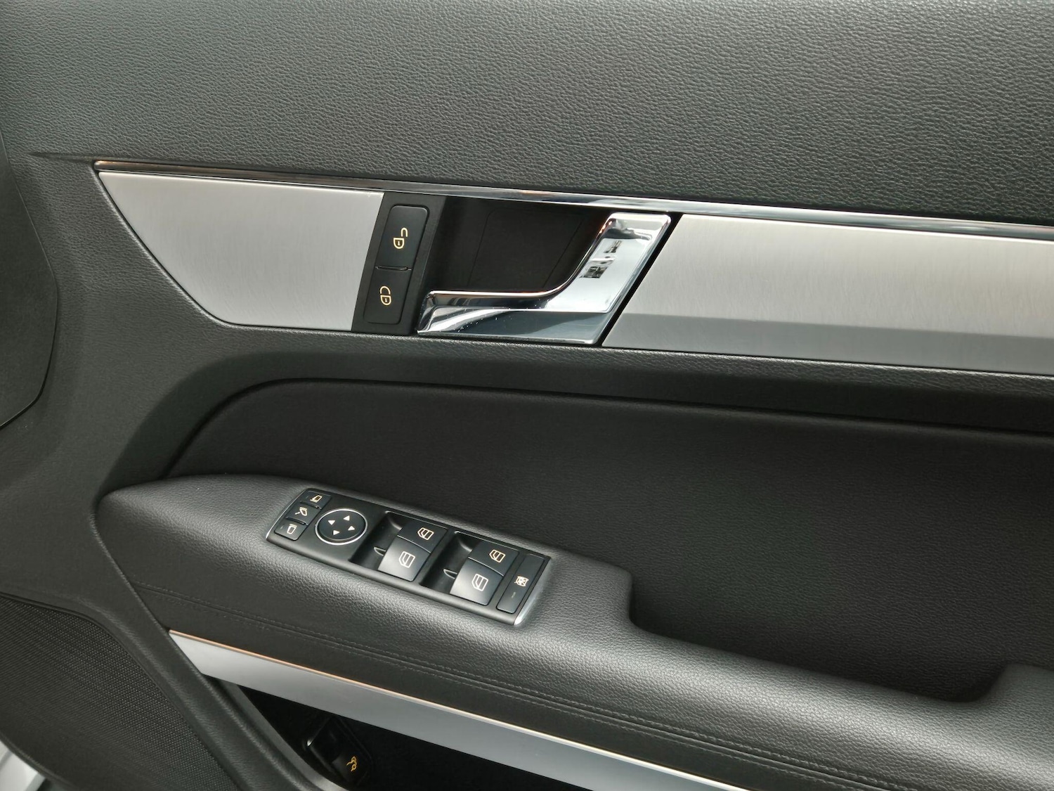 Used Mercedes-Benz E Class 2013 for sale - 76667352: Photo 20