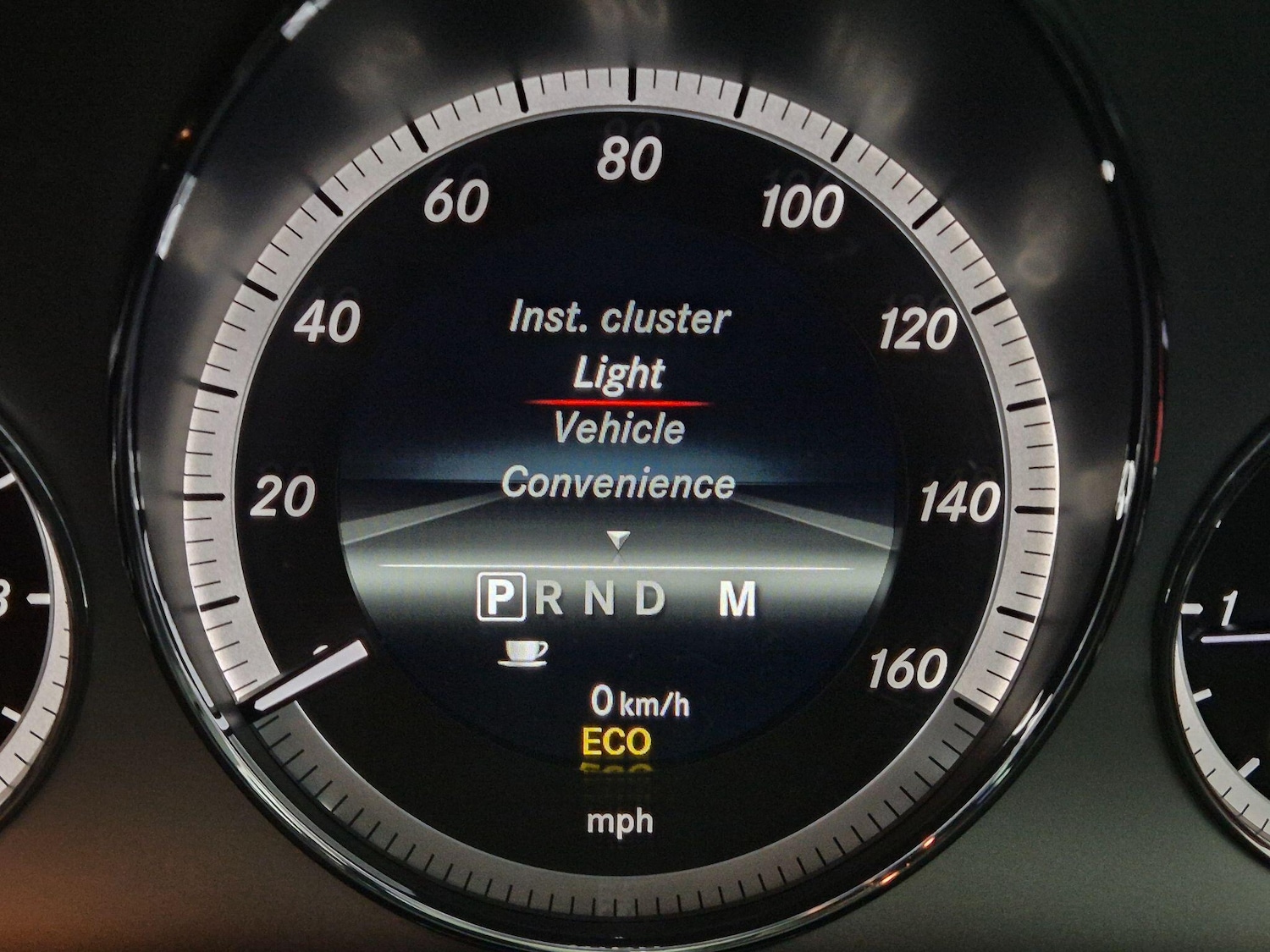 Used Mercedes-Benz E Class 2013 for sale - 76667352: Photo 28