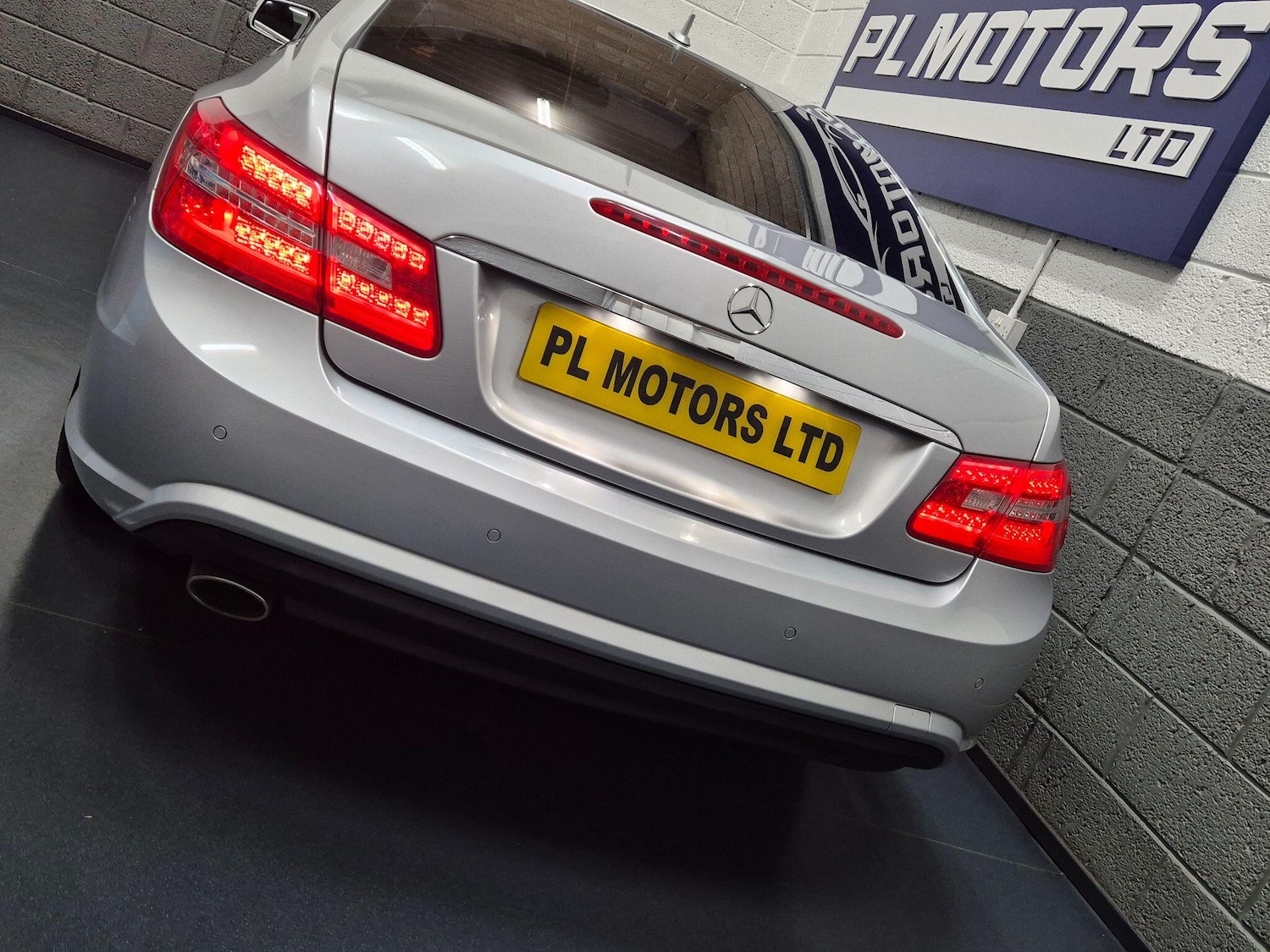 Used Mercedes-Benz E Class 2013 for sale - 76667352: Photo 30