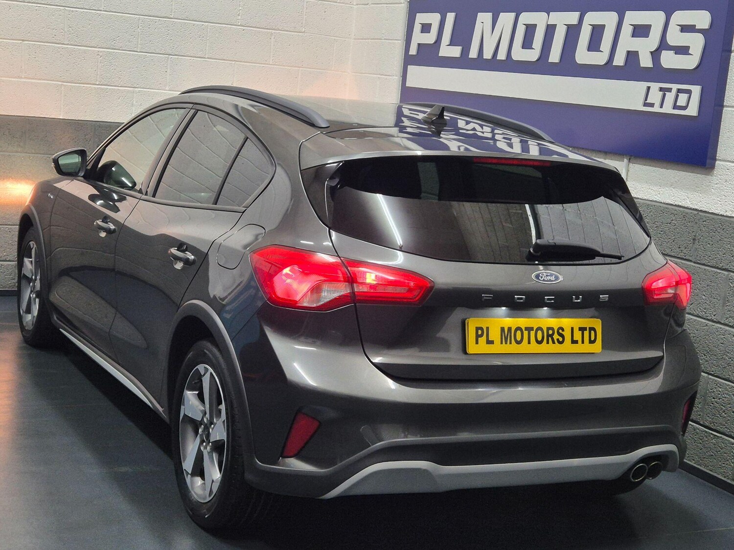 Used Ford Focus 2019 for sale - 76121981: Photo 2