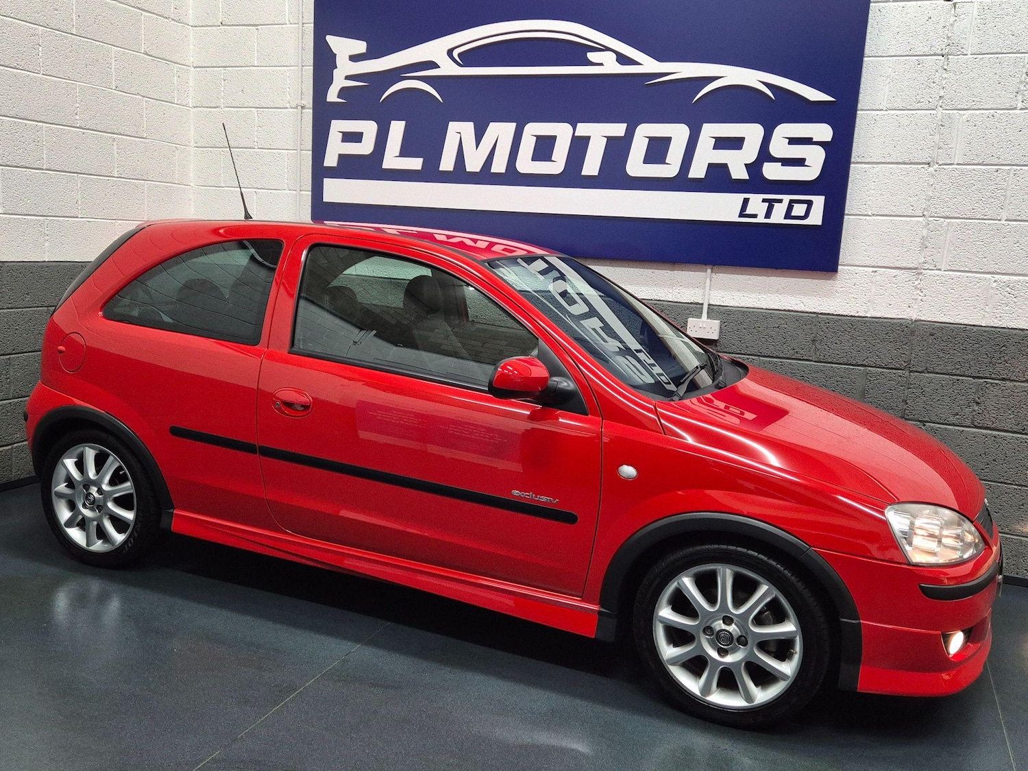 Used Vauxhall Corsa for sale - 76476683: Photo 2