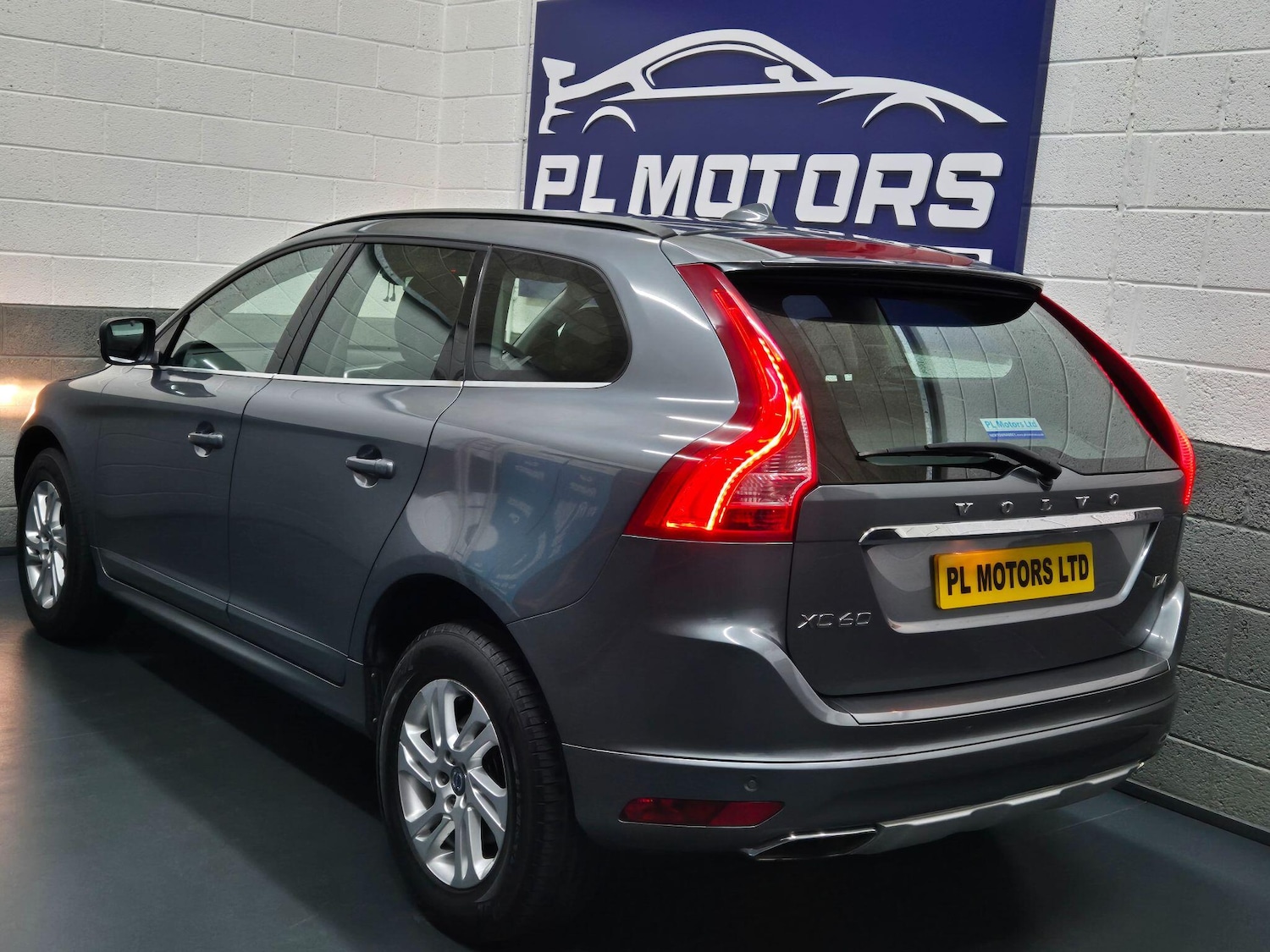 Used Volvo XC60 2016 for sale - 76727530: Photo 2