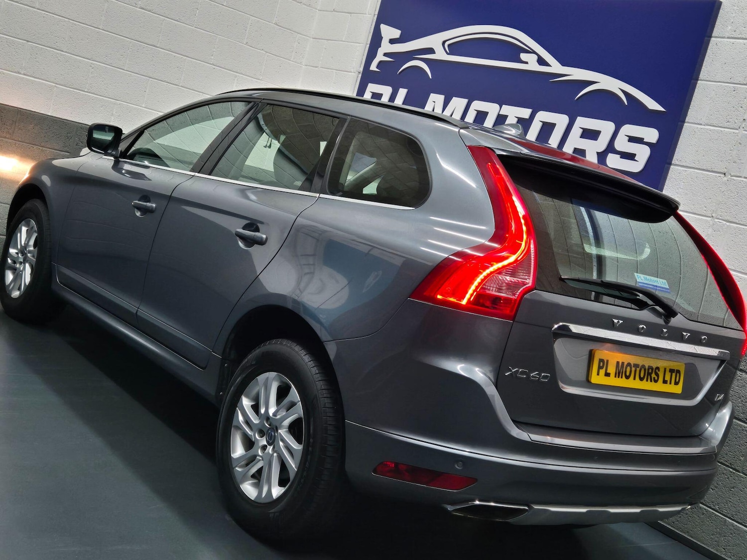 Used Volvo XC60 2016 for sale - 76727530: Photo 3
