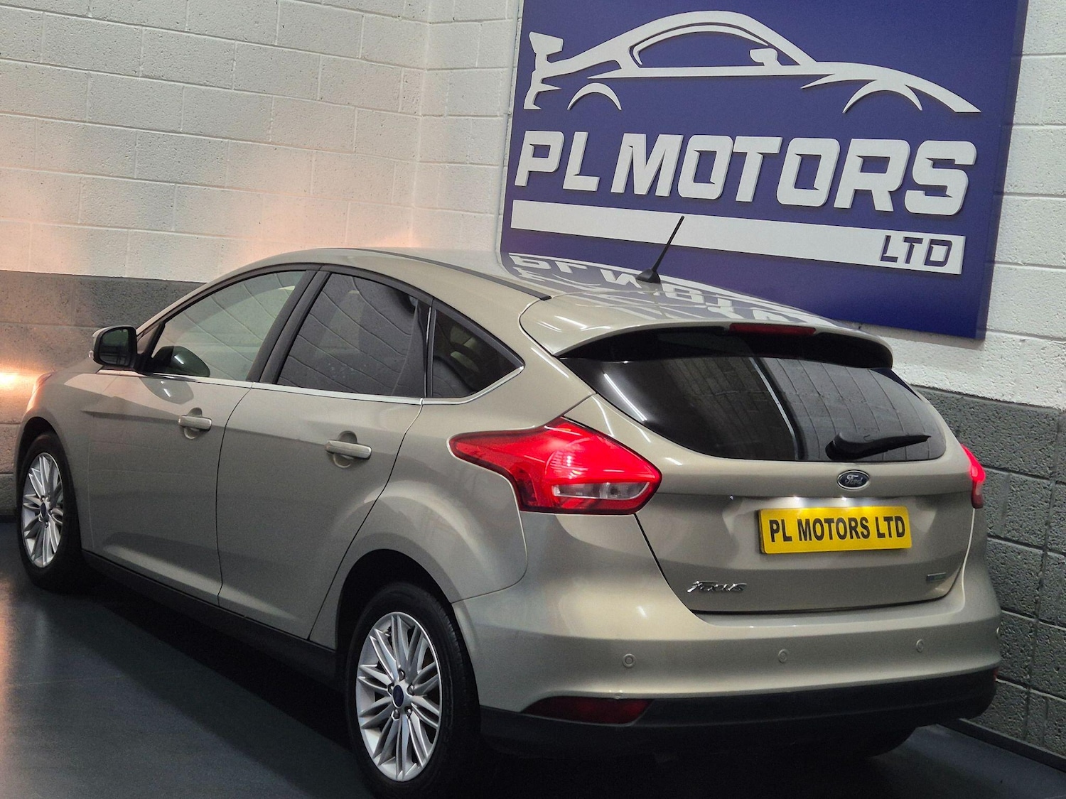 Used Ford Focus for sale - 76727500: Photo 2