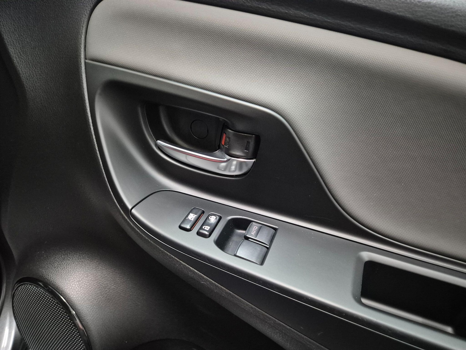 Used Toyota Yaris 2015 for sale - 76511971: Photo 12