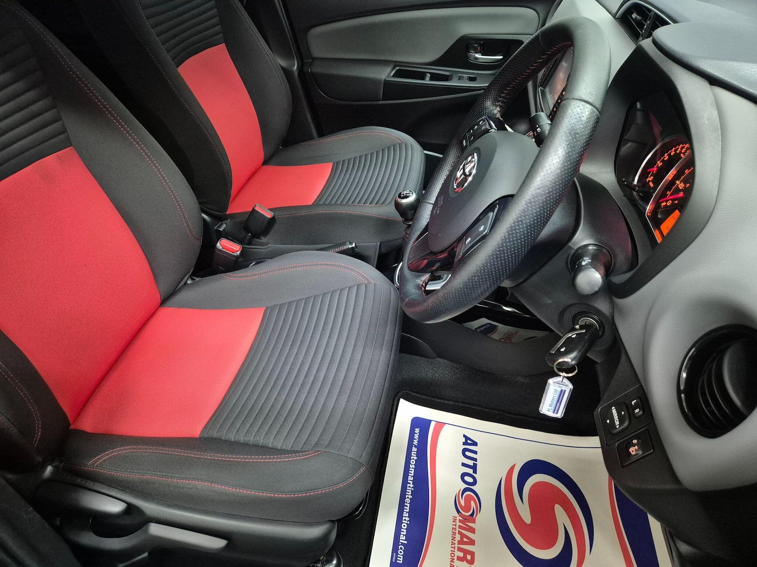 Used Toyota Yaris 2015 for sale - 76511971: Photo 13