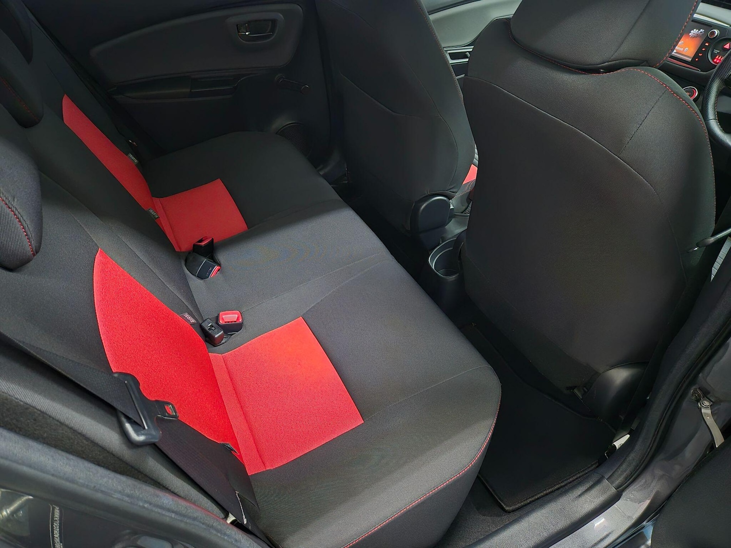 Used Toyota Yaris 2015 for sale - 76511971: Photo 16