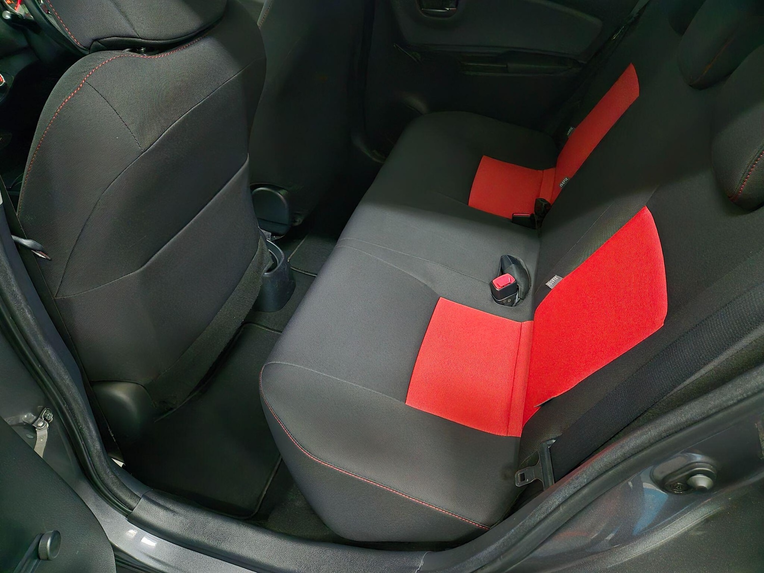 Used Toyota Yaris 2015 for sale - 76511971: Photo 23