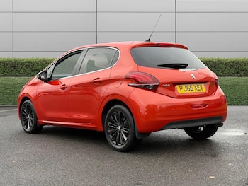 Used Peugeot 208 2017 for sale - 76512159: Photo