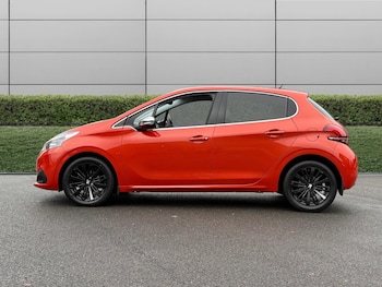 Used Peugeot 208 2017 for sale - 76512159: Photo