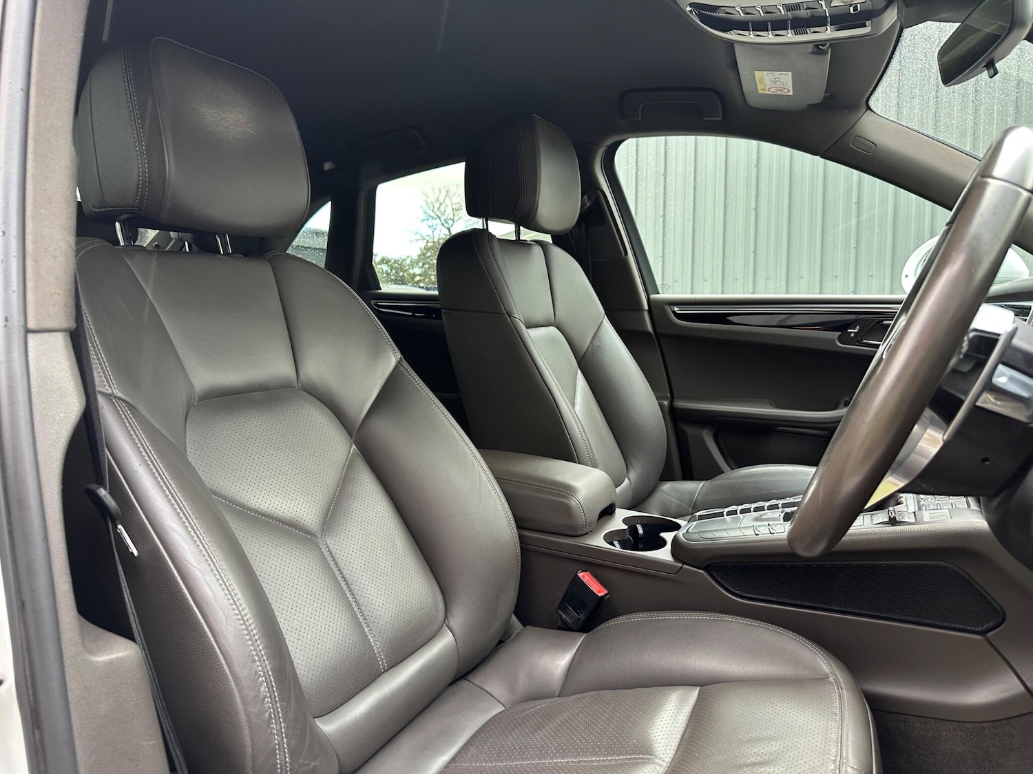 Used Porsche Macan 2021 for sale - 76415346: Photo 11