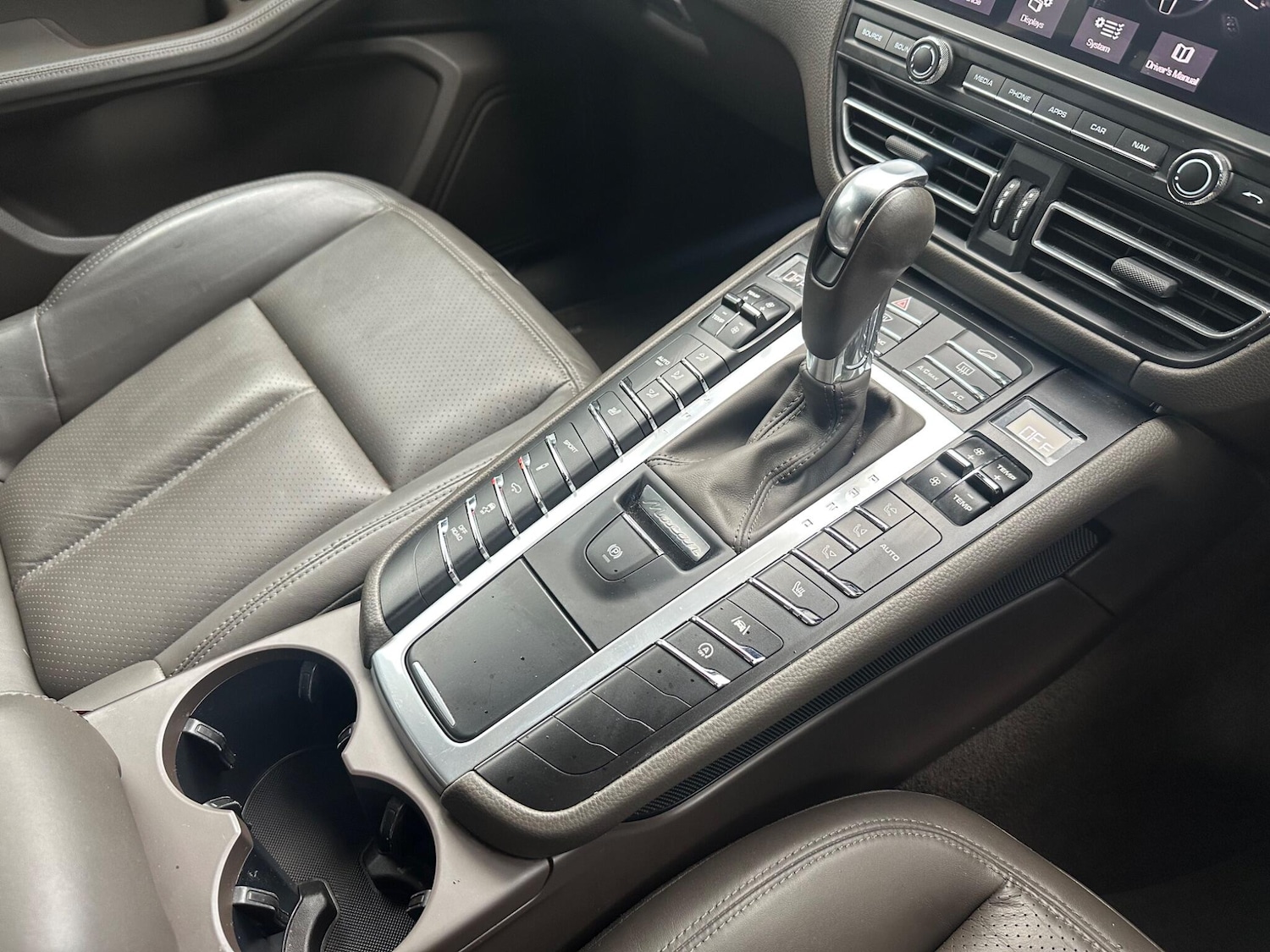 Used Porsche Macan 2021 for sale - 76415346: Photo 14