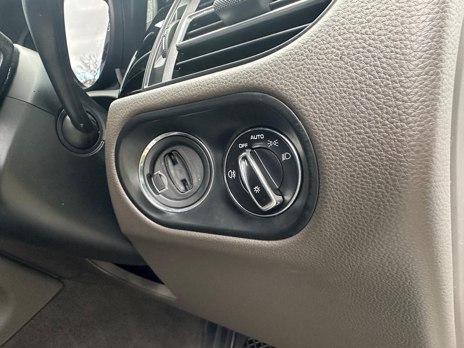 Used Porsche Macan 2021 for sale - 76415346: Photo 18