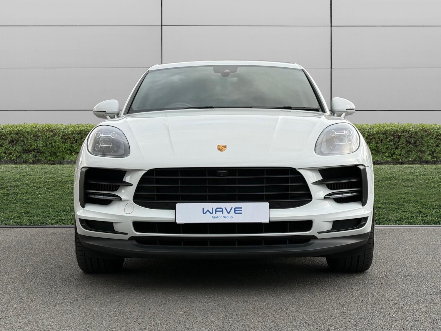 Used Porsche Macan 2021 for sale - 76415346: Photo 2