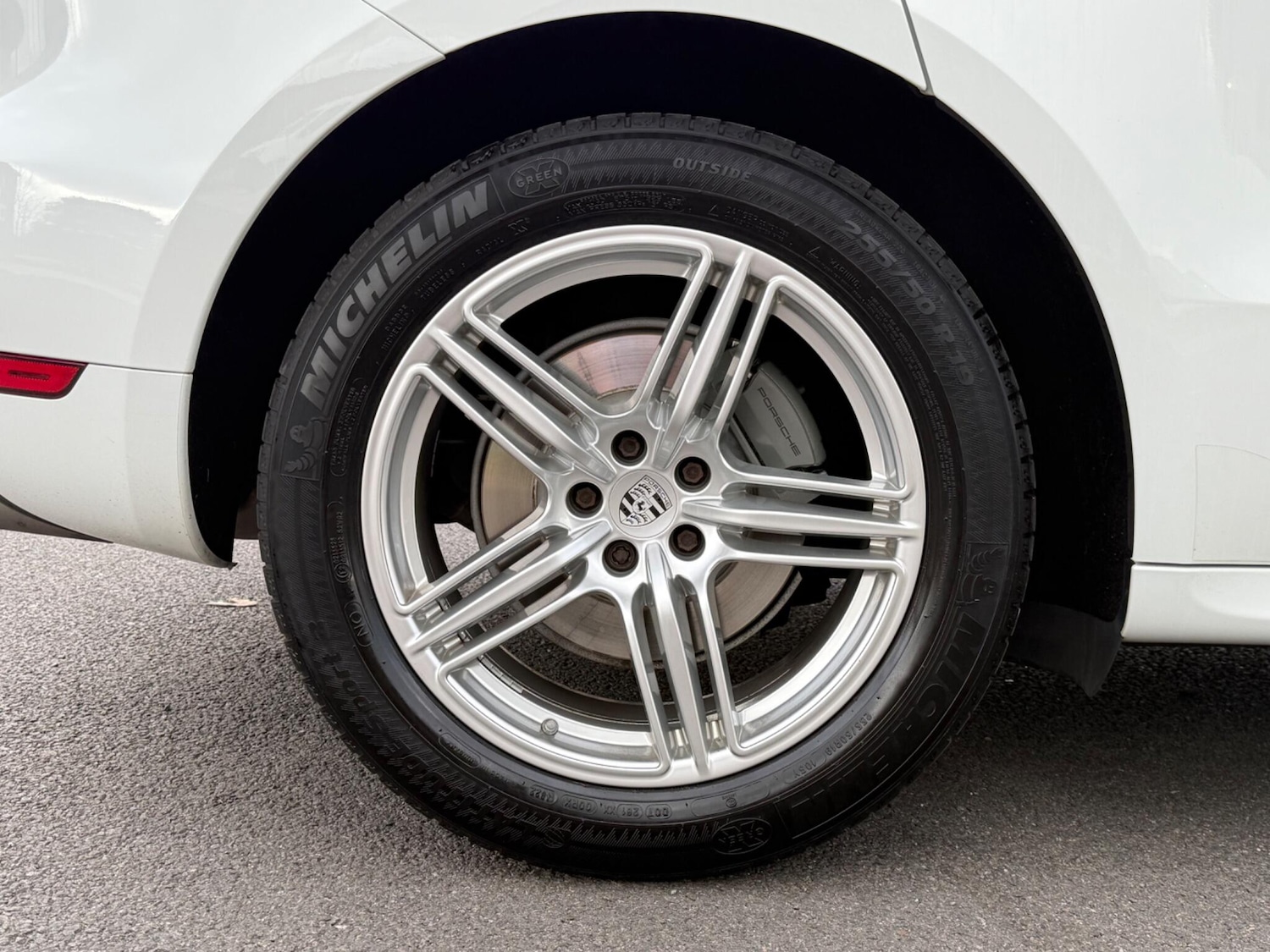 Used Porsche Macan 2021 for sale - 76415346: Photo 25