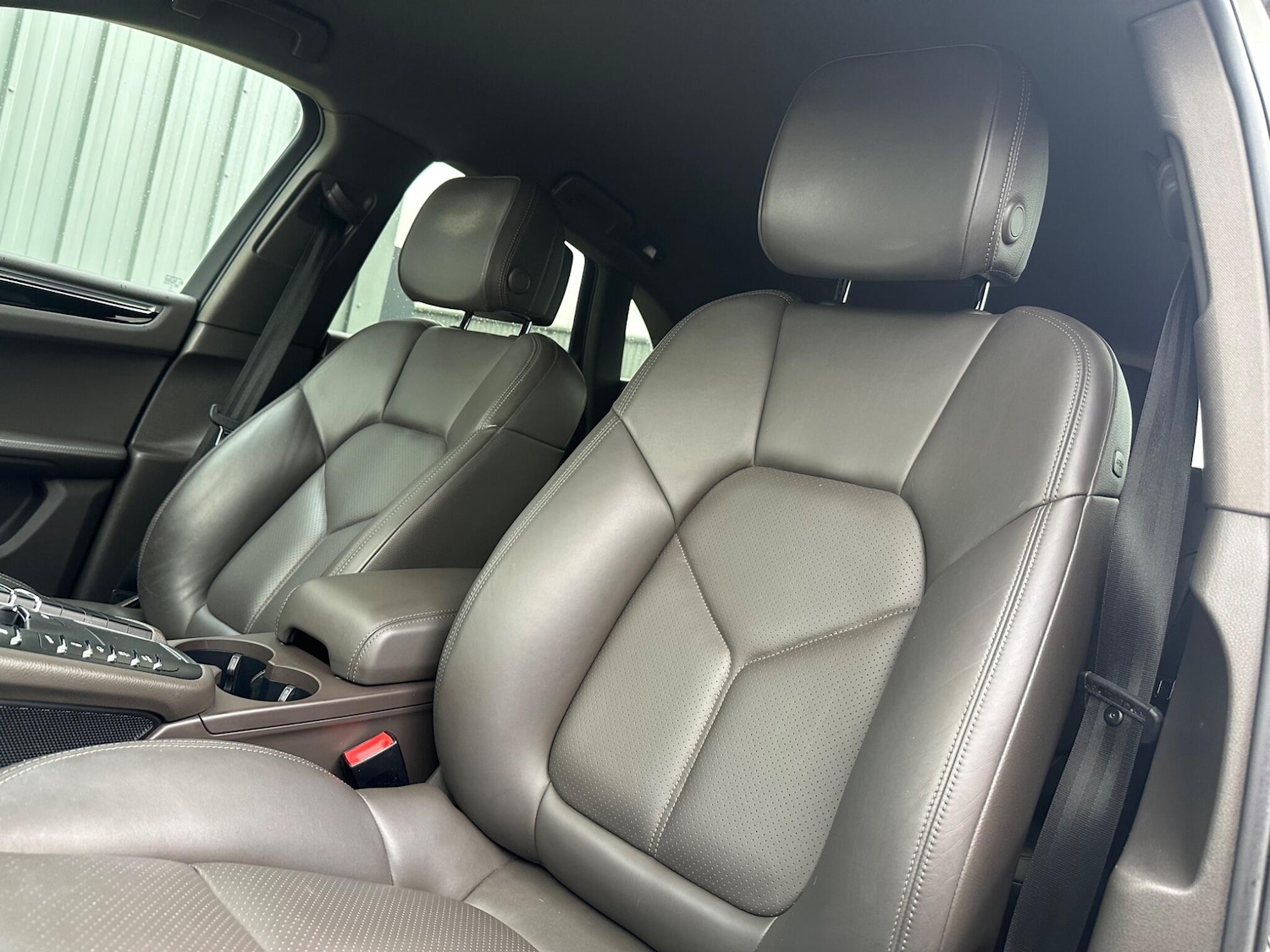 Used Porsche Macan 2021 for sale - 76415346: Photo 29