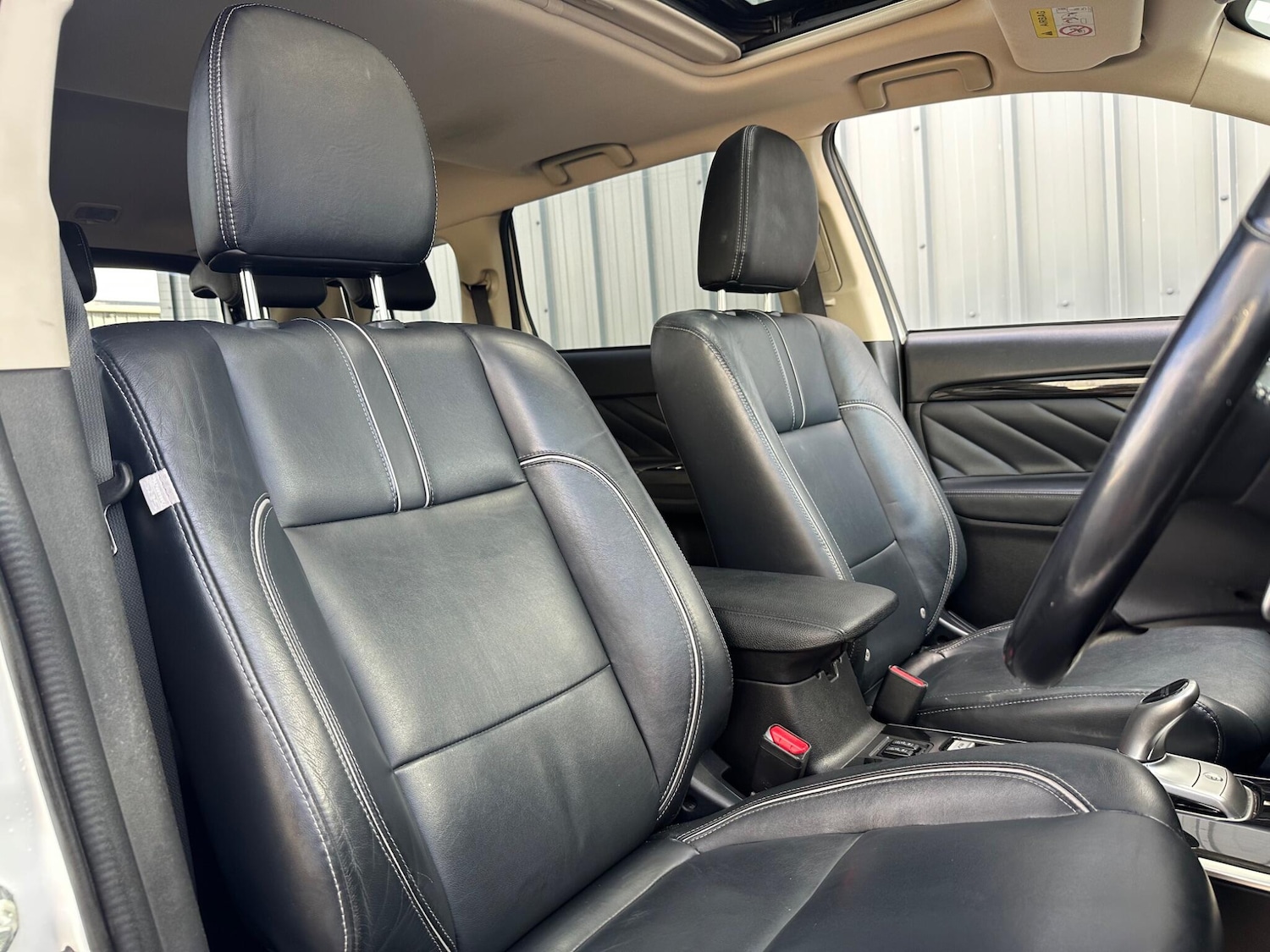 Used Mitsubishi Outlander 2017 for sale - 76415344: Photo 11