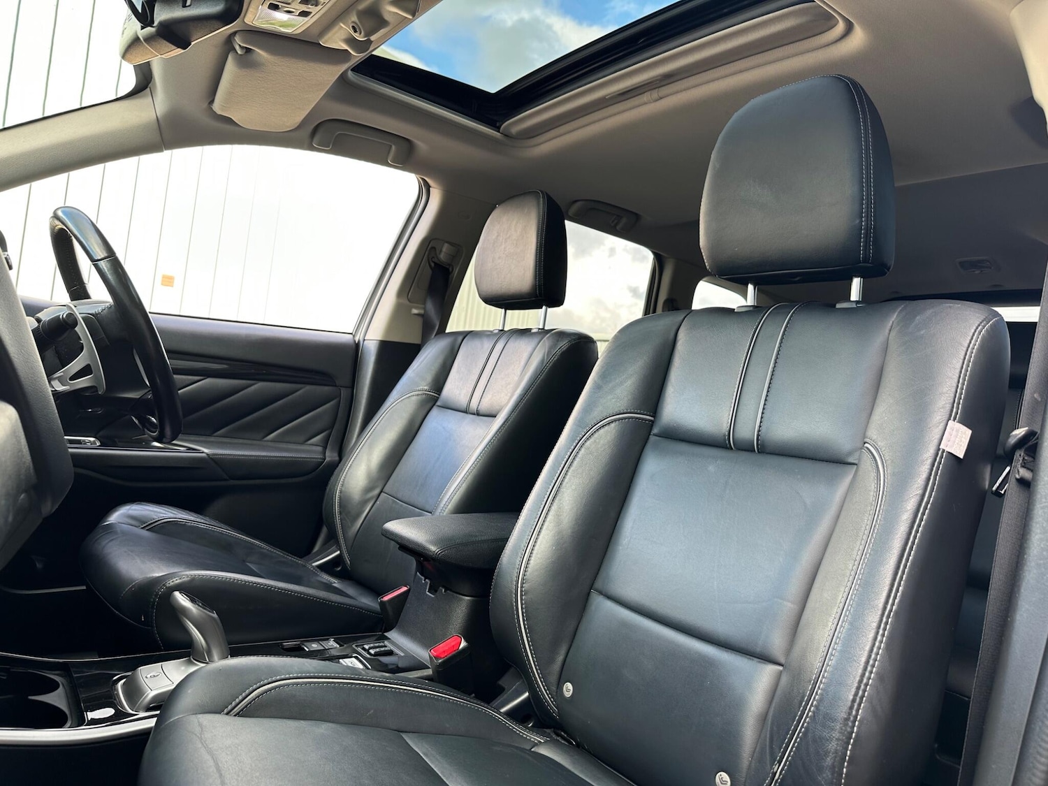 Used Mitsubishi Outlander 2017 for sale - 76415344: Photo 28