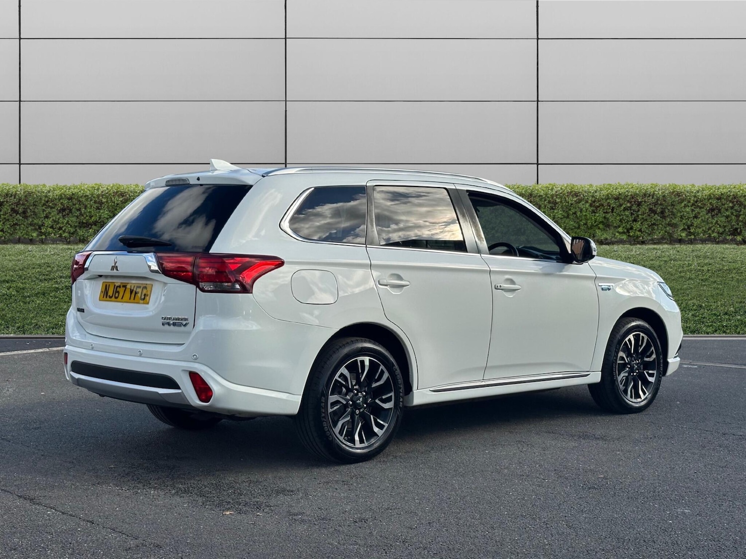 Used Mitsubishi Outlander 2017 for sale - 76415344: Photo 8