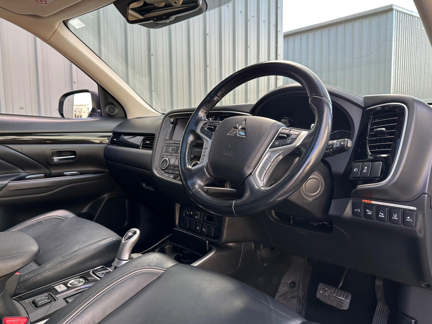 Used Mitsubishi Outlander 2017 for sale - 76415344: Photo 9