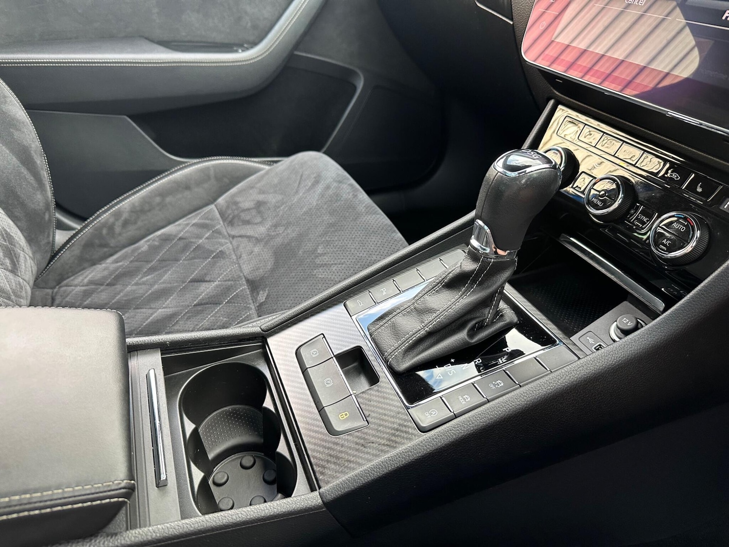 Used Skoda Superb 2019 for sale - 76415338: Photo 14