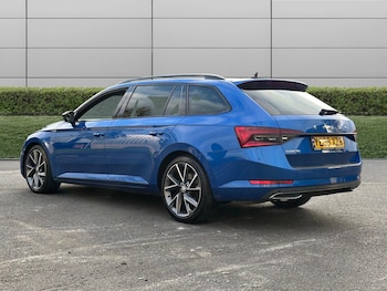 Used Skoda Superb 2019 for sale - 76415338: Photo