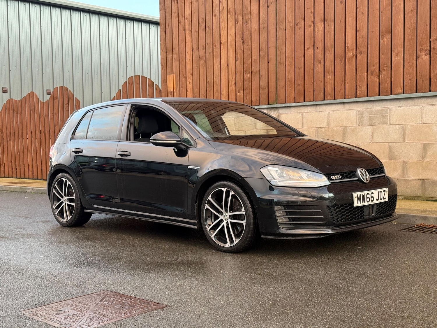 Used Volkswagen Golf 2016 for sale - 76584807: Photo 1