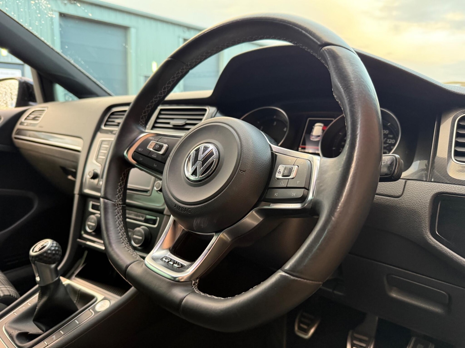 Used Volkswagen Golf 2016 for sale - 76584807: Photo 24