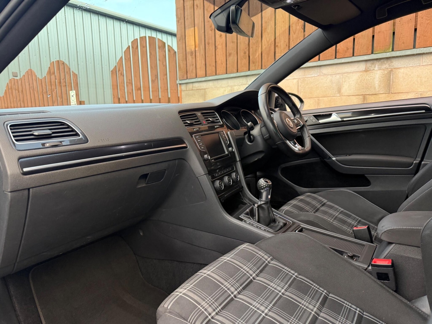 Used Volkswagen Golf 2016 for sale - 76584807: Photo 8