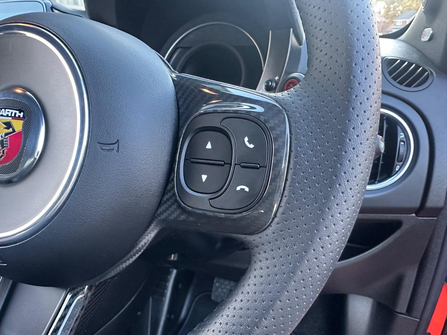 Used Abarth 695 2024 for sale - 76415351: Photo 16