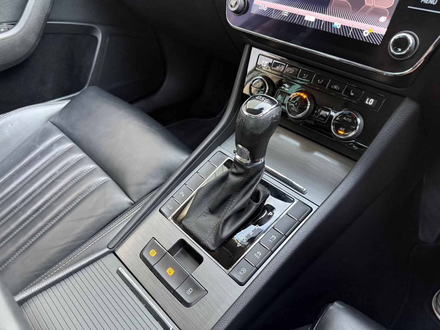 Used Skoda Superb 2020 for sale - 76415374: Photo 12