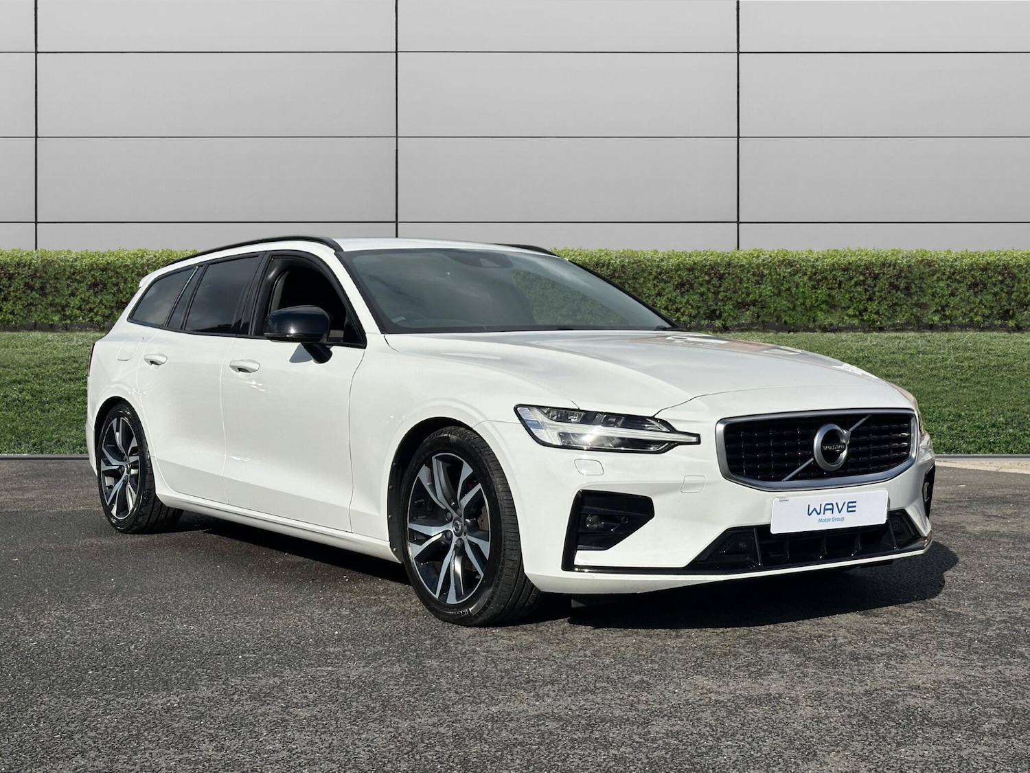 Used Volvo V60 2019 for sale - 76415369: Photo 1