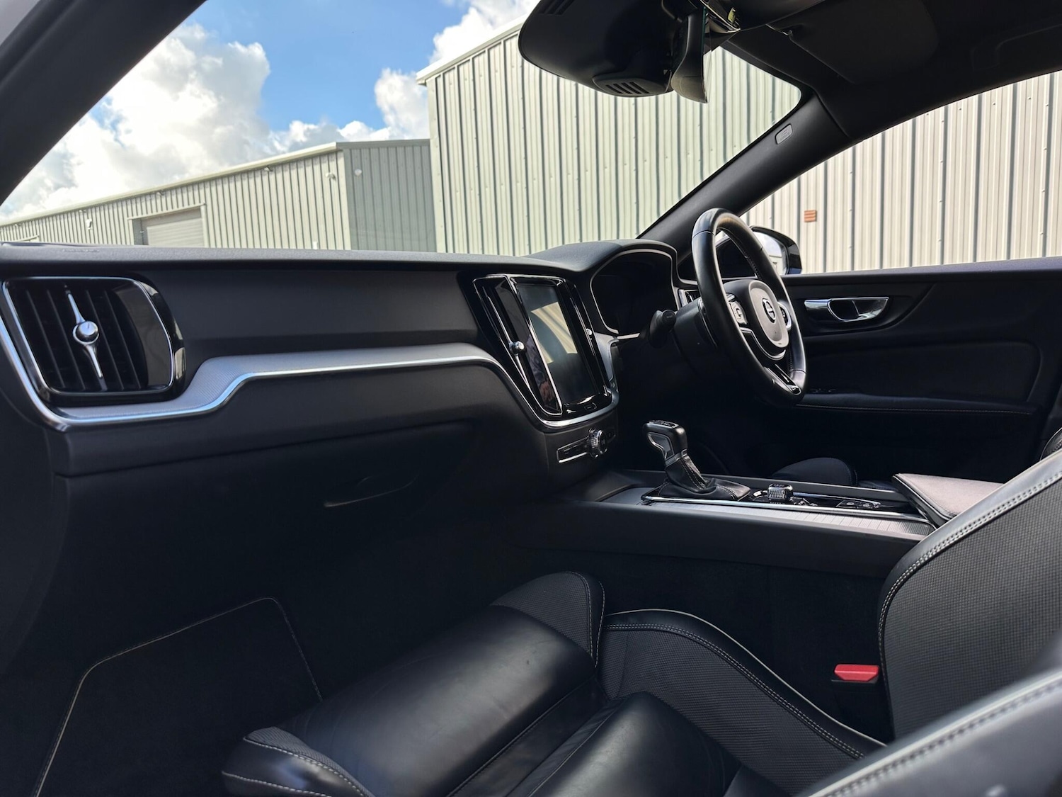 Used Volvo V60 2019 for sale - 76415369: Photo 10