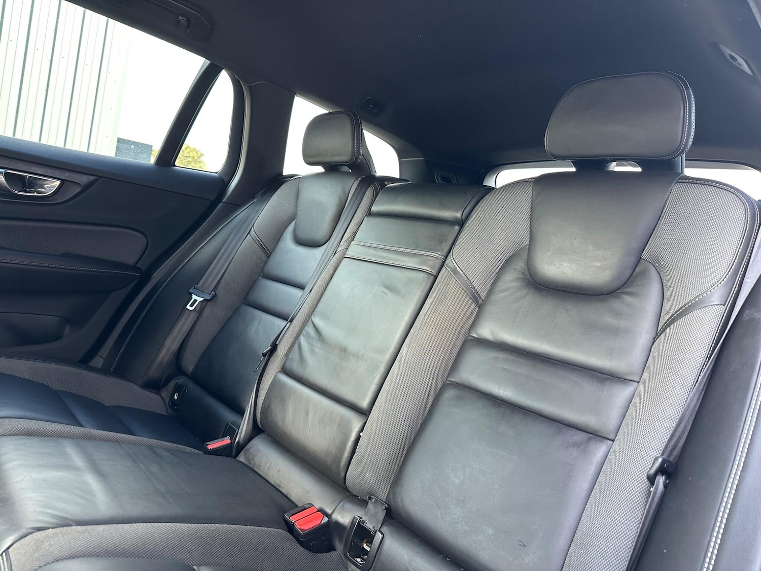 Used Volvo V60 2019 for sale - 76415369: Photo 15