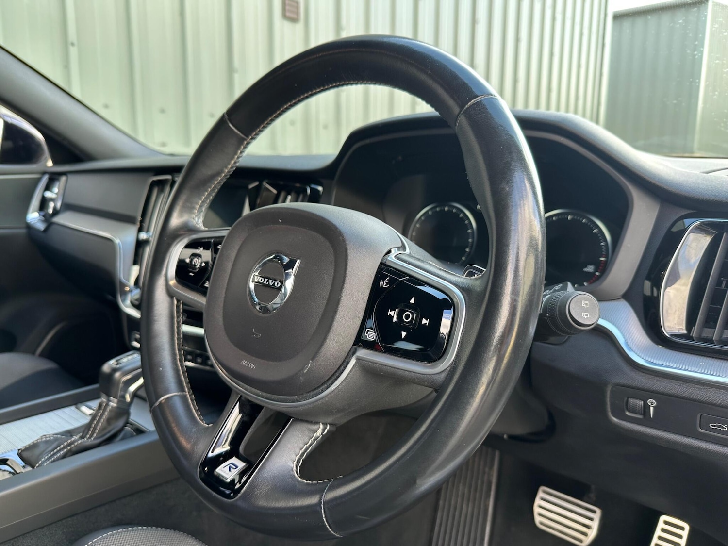 Used Volvo V60 2019 for sale - 76415369: Photo 25