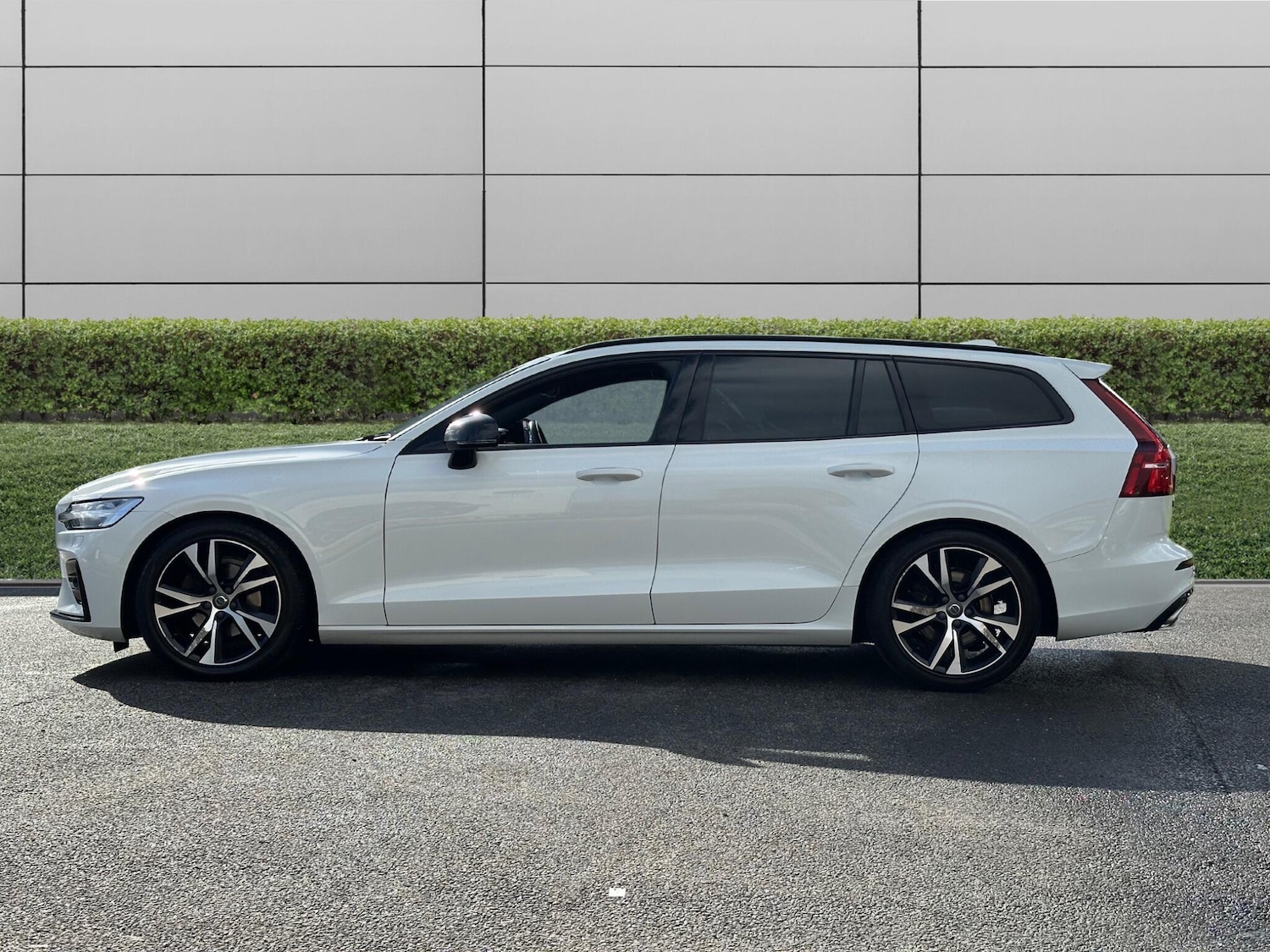 Used Volvo V60 2019 for sale - 76415369: Photo 5