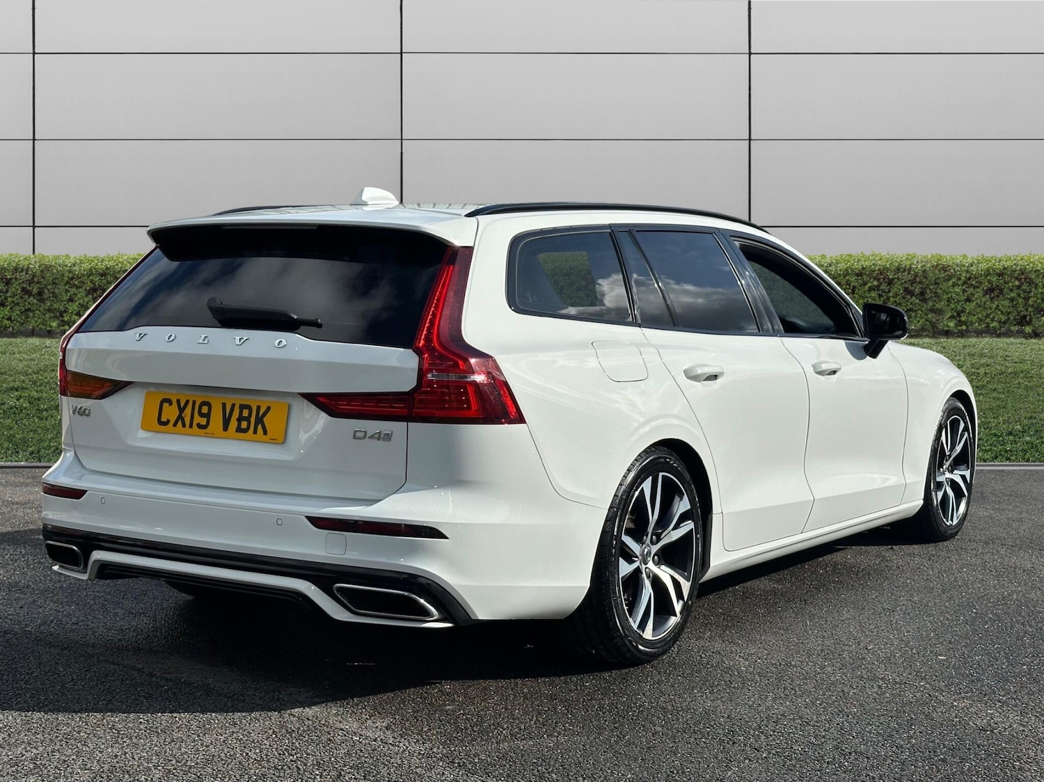 Used Volvo V60 2019 for sale - 76415369: Photo 8